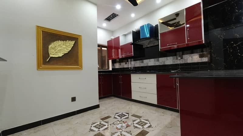 Looking For A On Excellent Location House In Rawalpindi 8