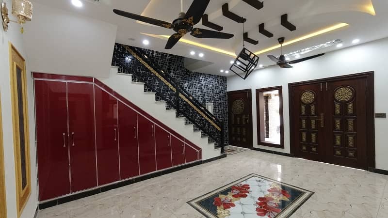 Looking For A On Excellent Location House In Rawalpindi 9