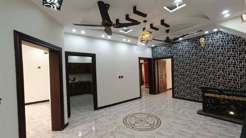 Looking For A On Excellent Location House In Rawalpindi 17