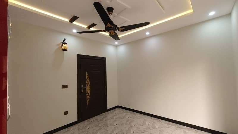 Looking For A On Excellent Location House In Rawalpindi 19