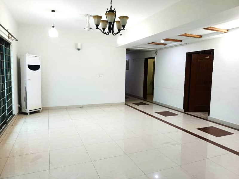 4 bed room apartment for rent 0