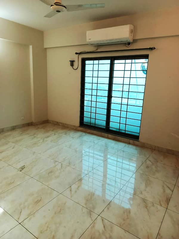 4 bed room apartment for rent 3