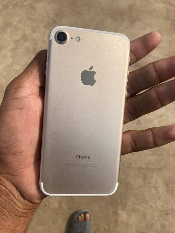 iPhone7 pta approved 32 GB 03076937147 0