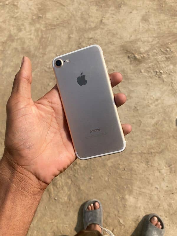 iPhone7 pta approved 32 GB 03076937147 8