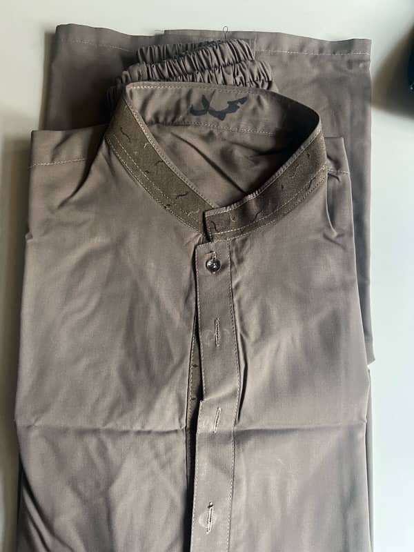 Pre-Loved Washing Wear Suit - Elegant & Comfortable 13