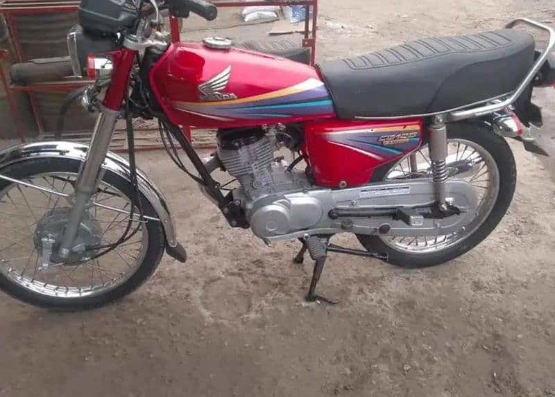 Honda CG 125 Motorcycle Model 2011 For Sale Call me03425820107 0