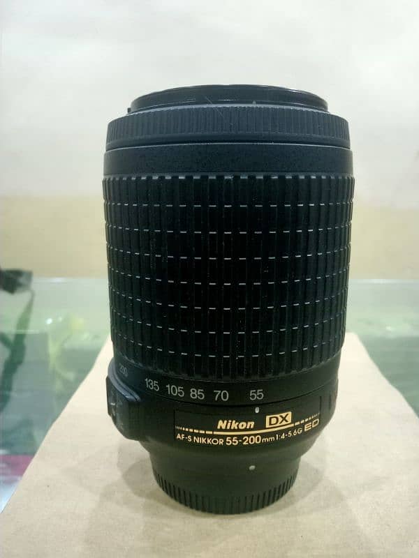 Nikon lense DX 55. . . . 200mm VR 0