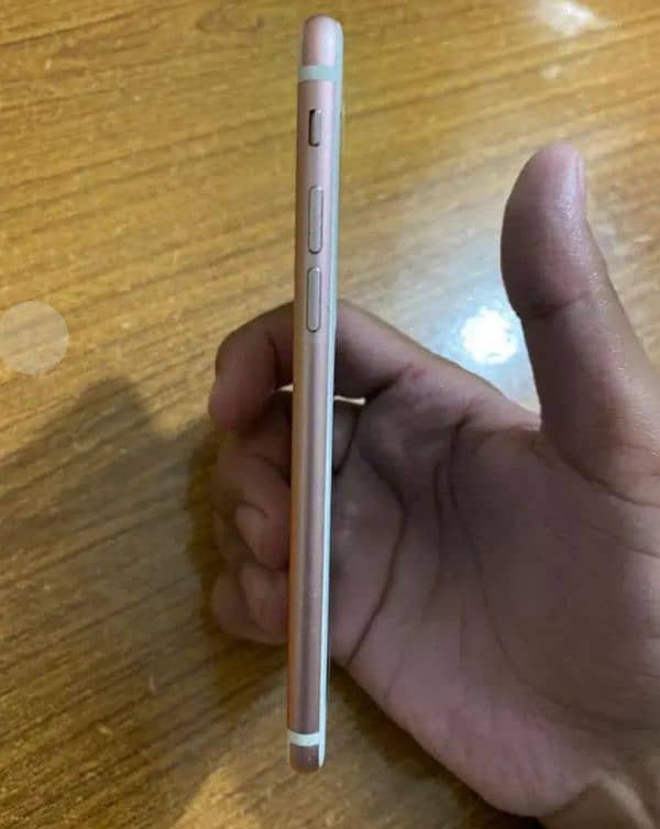 IPhone 7 32GB 99% Batary Health jv PTa hai 3