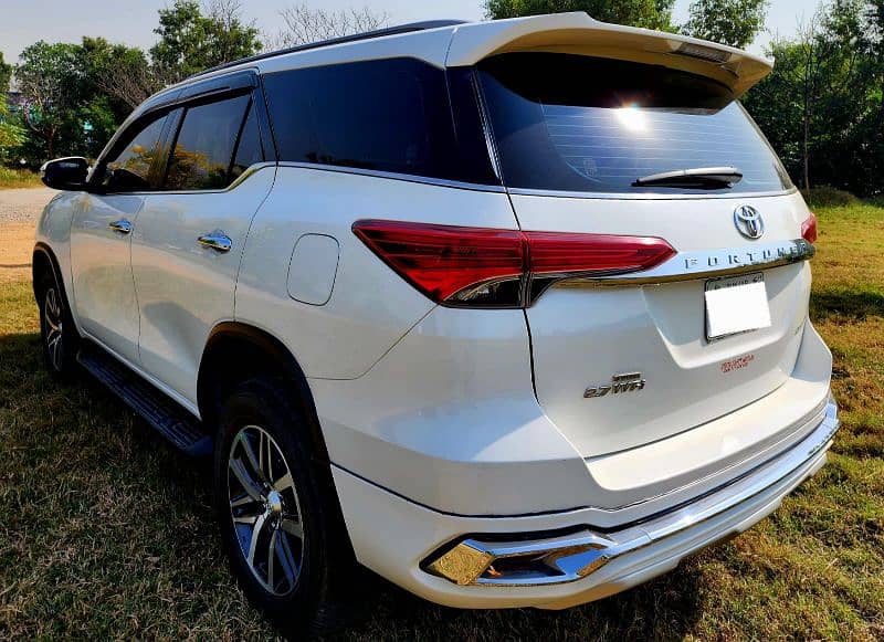 Toyota Fortuner 2017 8