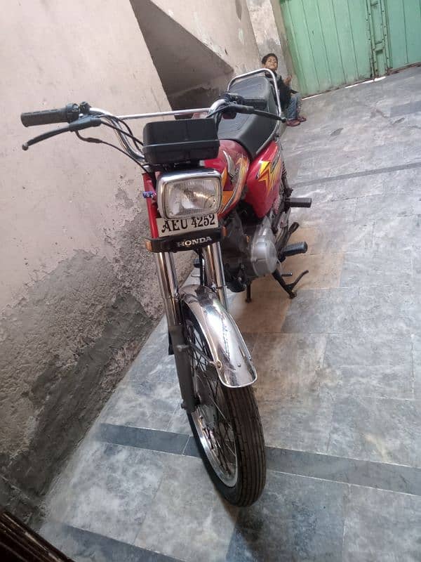 Honda cg 125 fit bike all Punjab number 20/21model ha 6