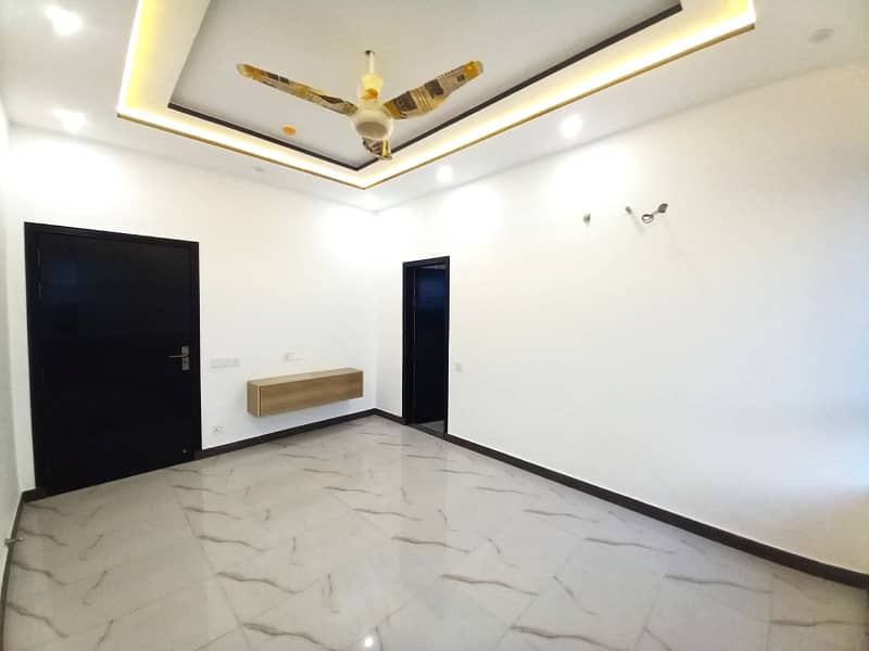 1 kanal house (upper portion) for rent 4