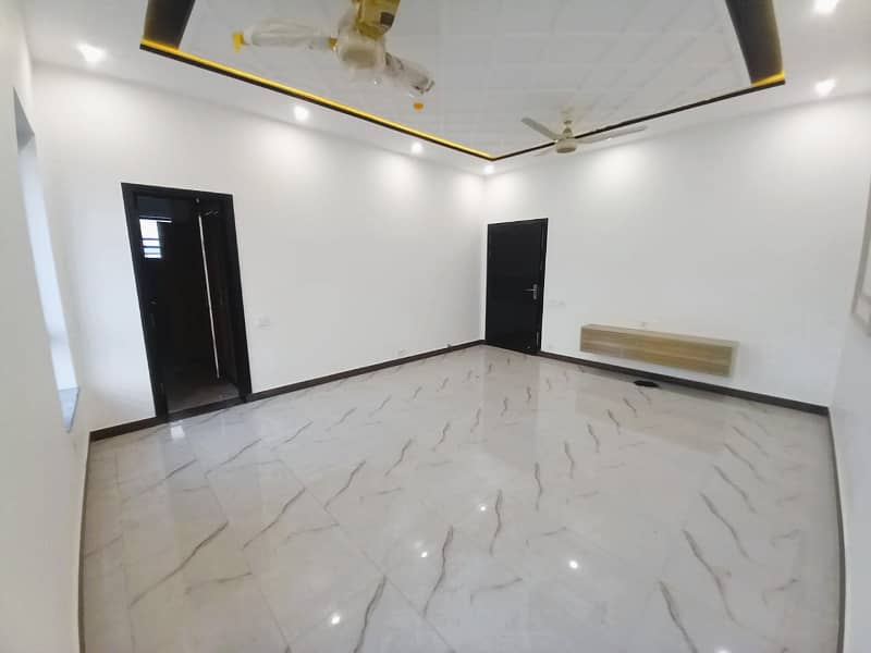 1 kanal house (upper portion) for rent 7