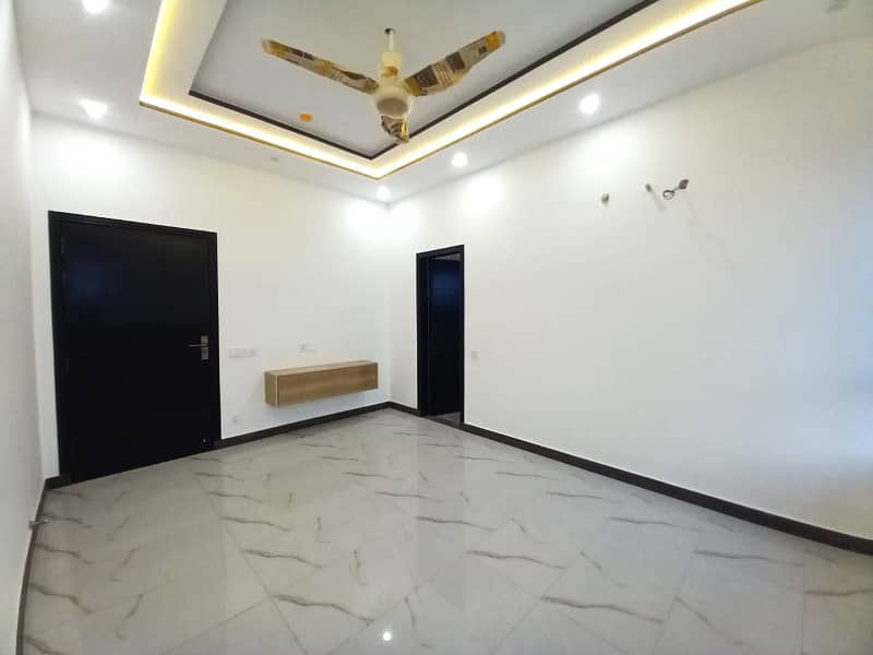 1 kanal house (upper portion) for rent 8