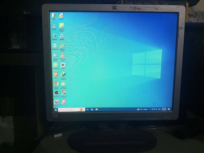 HP 17 inach LCD far sale urgent 6