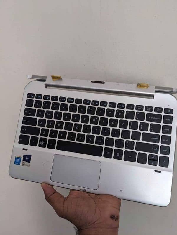 Y11b Touch Display laptop 4