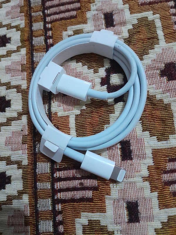 Iphone 14 pro max original box pack cable 1