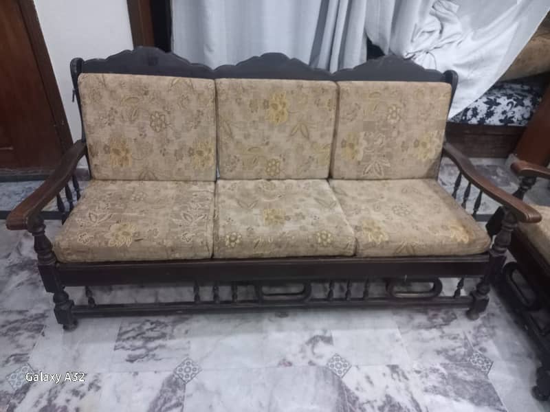 5 seater sofa 0