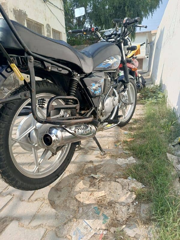 Suzuki 150 se 2021 model black colour original mileage one hand use 1