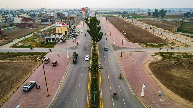 10 Marla 80 Feet Road 35% Paid Plot For Sale in Diamond Block Park View City Lahore 4