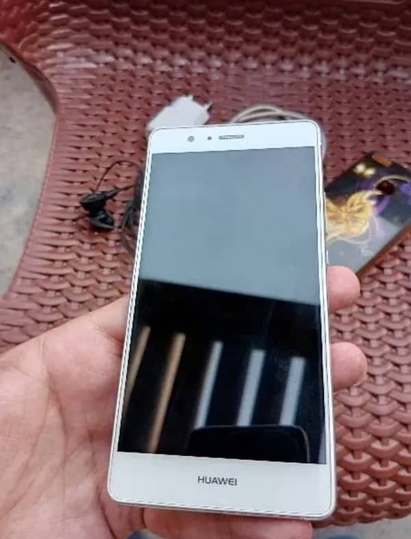 Huawei P9 lite       (10/10 condition) 1