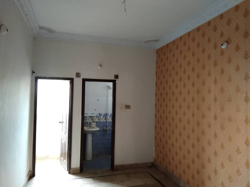 2 bed lounge with roof pent house for rent with nazimabad 5 4