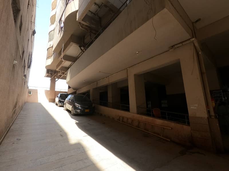 Prime Location Flat Sized 1300 Square Feet In Nazimabad 1