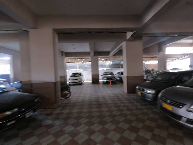 Prime Location Flat Sized 1300 Square Feet In Nazimabad 5