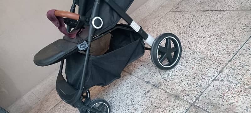 Gently Used Baby Pram – Excellent Condition! 2