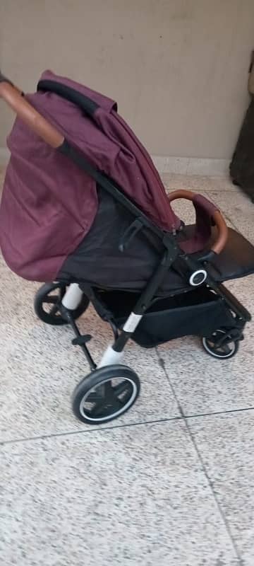 Gently Used Baby Pram – Excellent Condition! 4