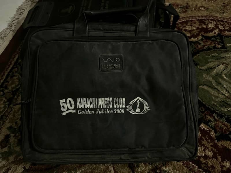 7 Laptop Bags. 1000 each final 4