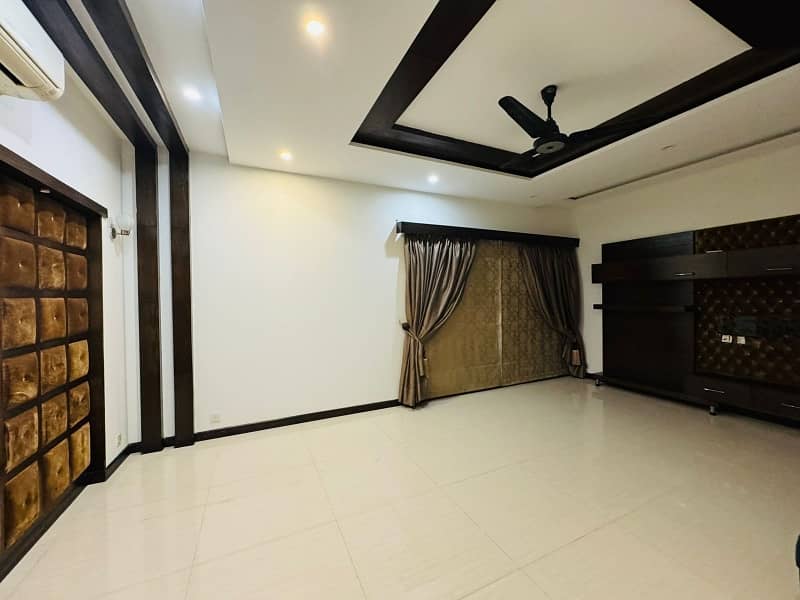 1 Kanal Beautiful House For Rent In Bahria Town Lahore 11