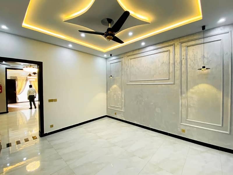 10 Marla House For Sale In Bahria Town Lahore 19