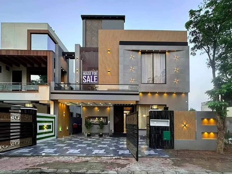 10 Marla Luxury House For Sale In Bahria Town Lahore 0