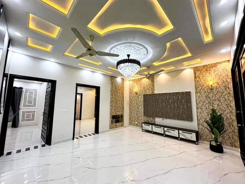 10 Marla Luxury House For Sale In Bahria Town Lahore 5