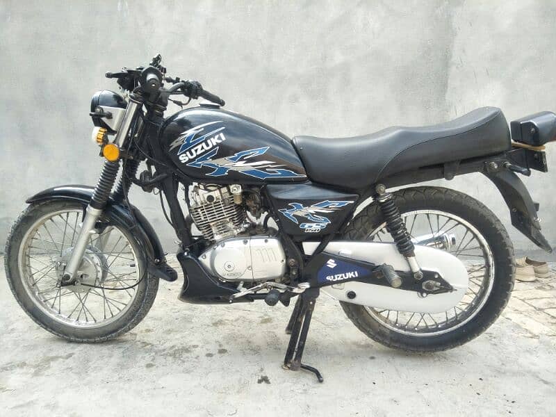 Suzuki gs 150 2016 model black colour karachi Number 5