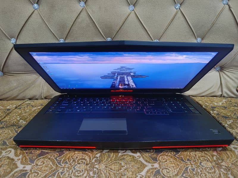 DELL ALIENWARE 17 R2 Gaming Laptop 6