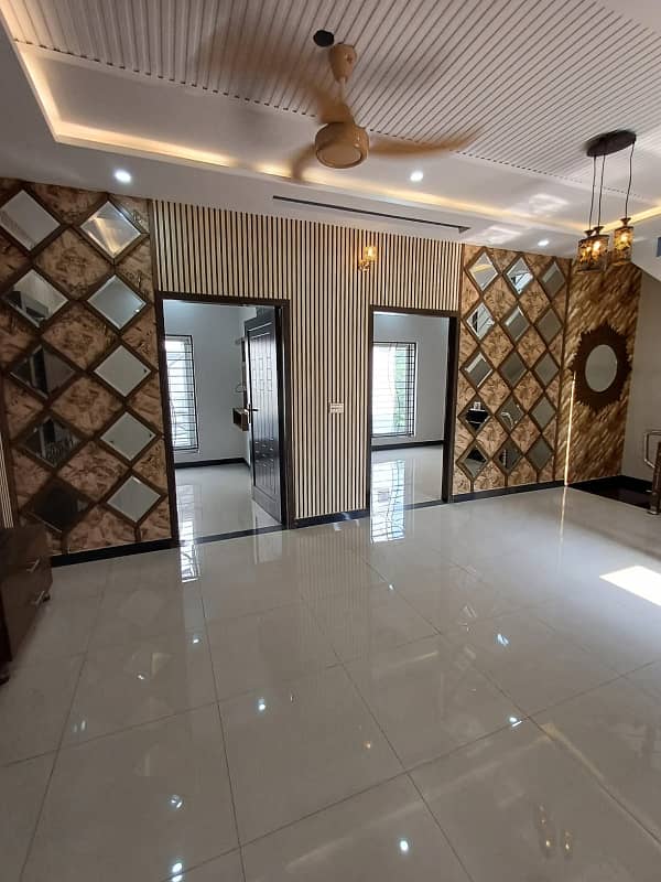 6 Marla corner House For Sale In Bahria Town Lahore At Prime Location On Investor Rate 4