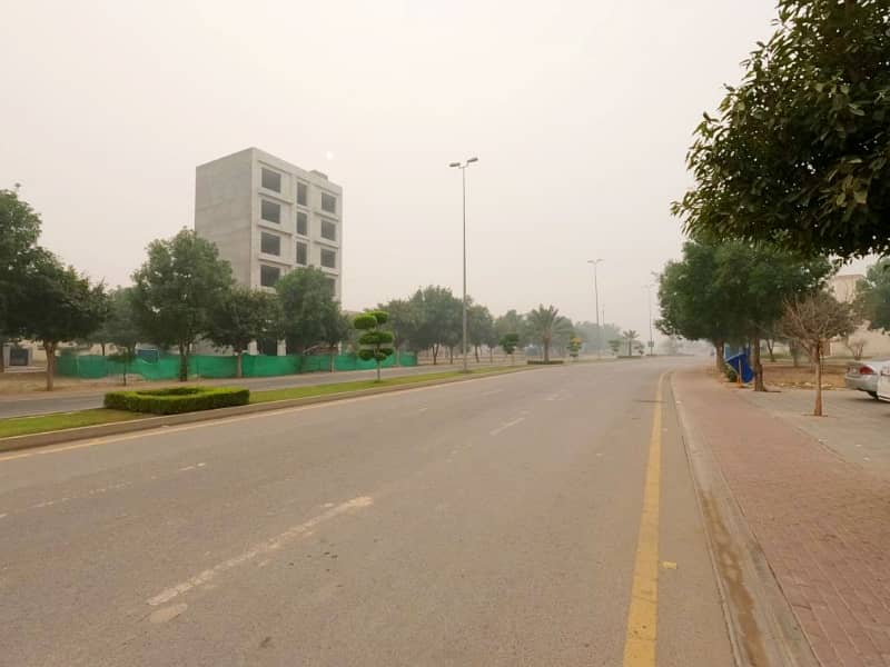 1 Bed Apartment For Sale In Bahria Town Lahore On Investor Rate 6