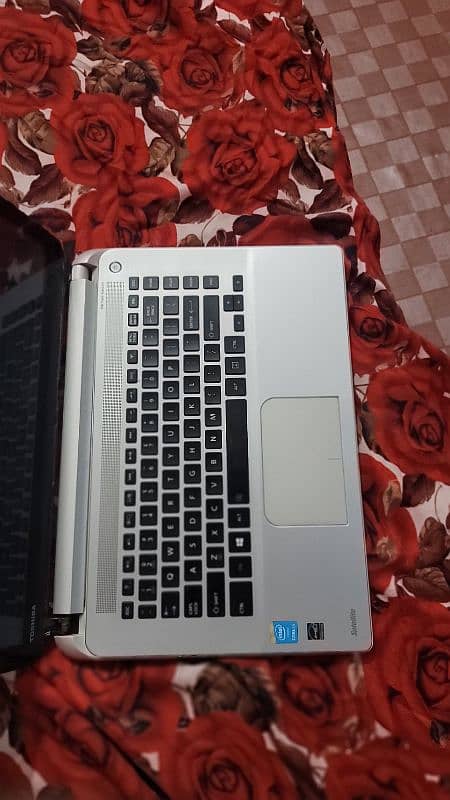 Toshiba satellite touch and type core i5 5th generation 1