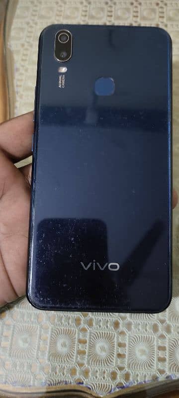 Vivo y11 3/32 All ok phone 4