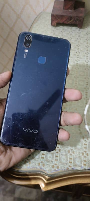 Vivo y11 3/32 All ok phone 5