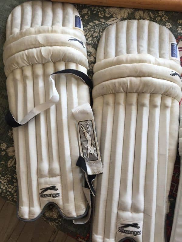 cricket kit very good condition 2