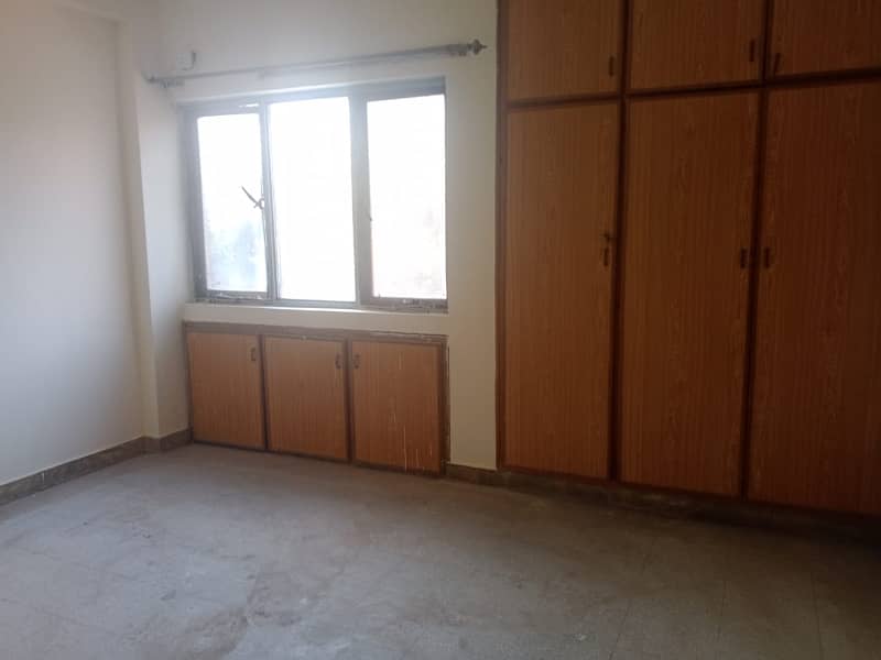 D Typ 1st floor flat for rent in G-11/4 Pha 4