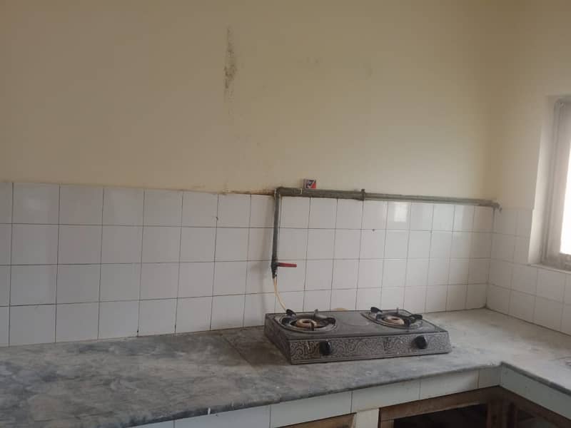 D Typ 1st floor flat for rent in G-11/4 Pha 5