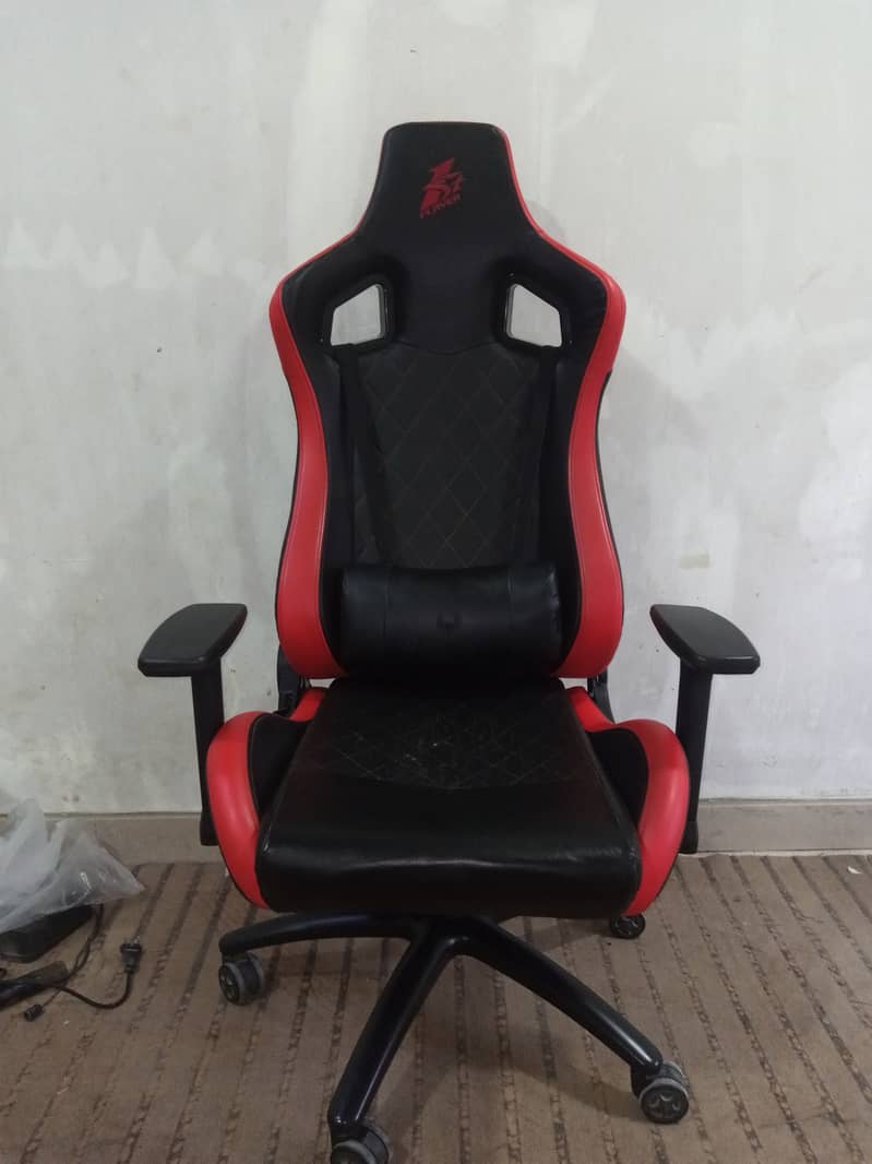 Gaming chair 0