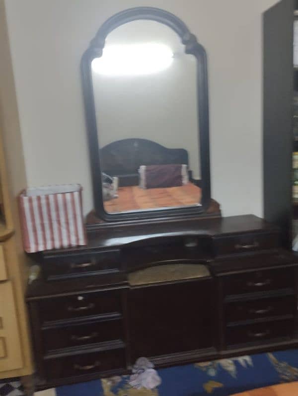 Wooden Dressing table for women 4