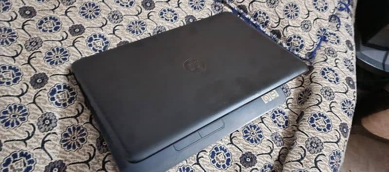 HP notebook Core i7 7th gen with 4gb Amd graphic Card. 1