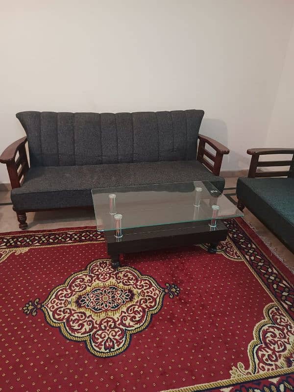 10/10 condition sofa set with glass table 2