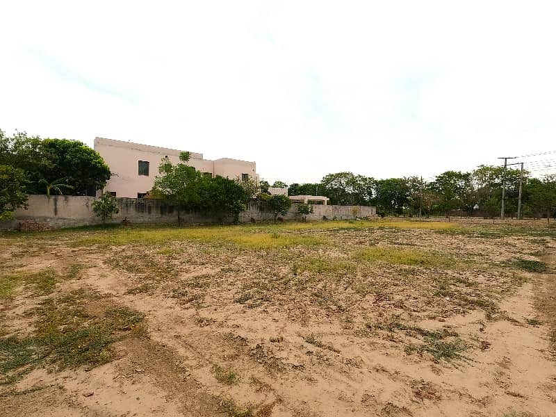 A Residential Plot Of 4 Kanal Green Forts 2 20