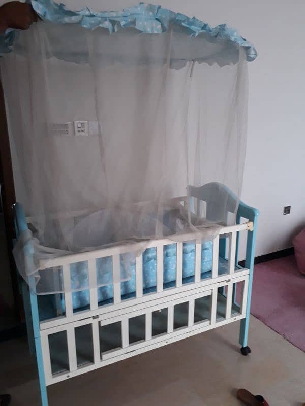 wooden baby cot 3